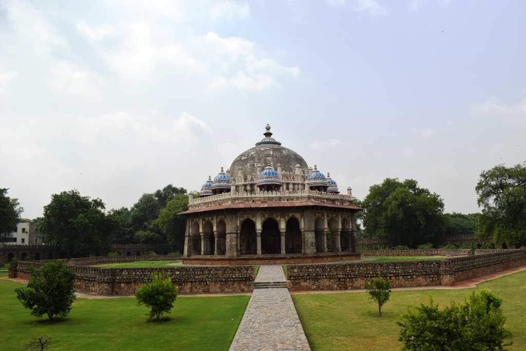16th century monuments inside Humayun's Tomb, Delhi (India), UNESCO